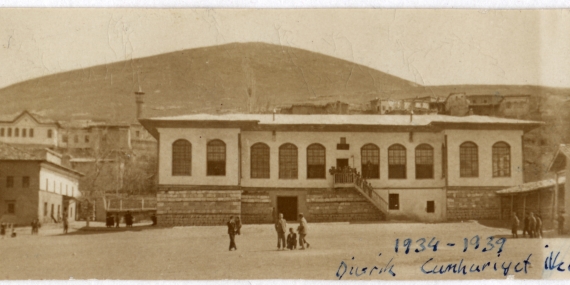 CUMHURİYET İLKOKULU-1930 LI YILLAR