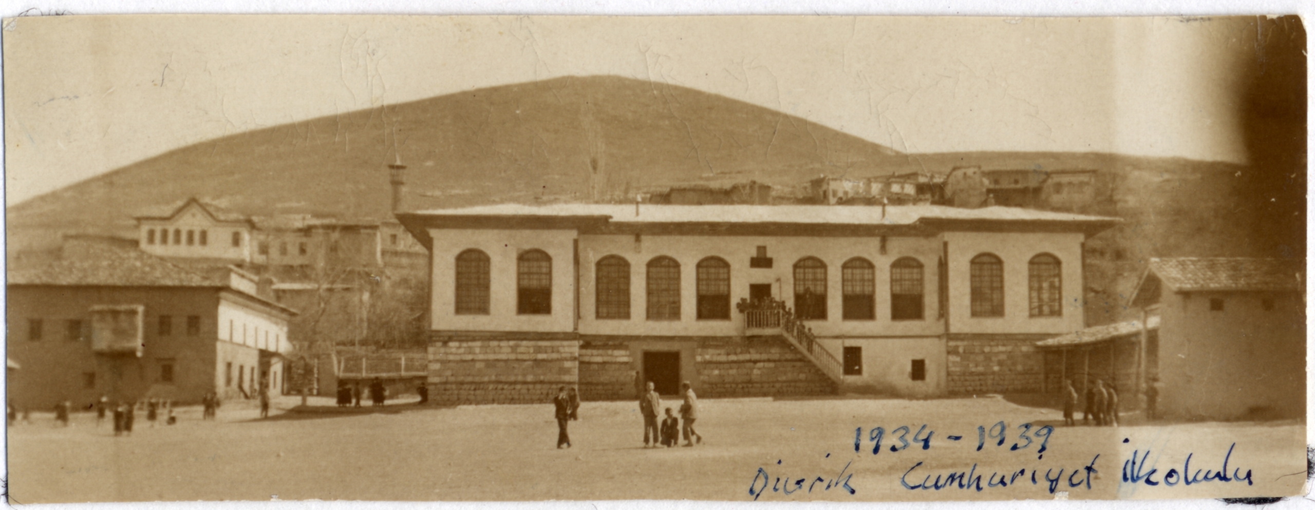 CUMHURİYET İLKOKULU-1930 LI YILLAR